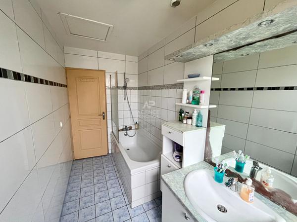 MAISON HERBLAY - 7 PIÈCES - 135m² €430 000 ** - Référence 7216