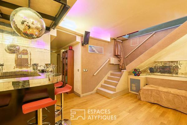 Haussmannien sur vaste cour avec salle disco – Rue de la Pompe
