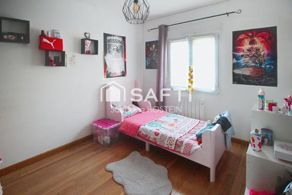 Maison Individuelle de 135m2 sur 9 ares avec 2 garages!