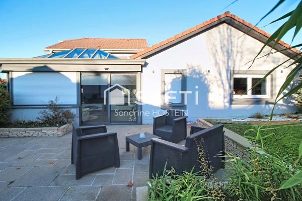 Maison Individuelle de 135m2 sur 9 ares avec 2 garages!