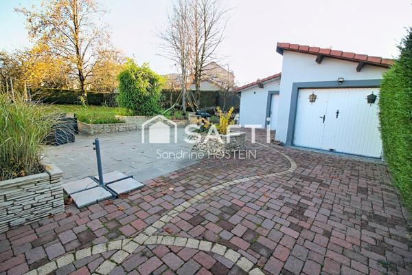 Maison Individuelle de 135m2 sur 9 ares avec 2 garages!