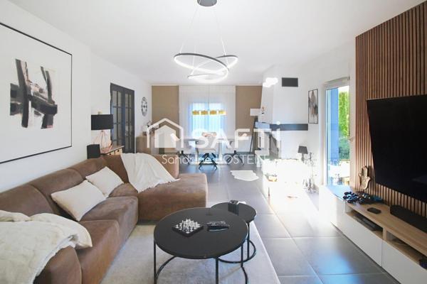 Maison Individuelle de 135m2 sur 9 ares avec 2 garages!