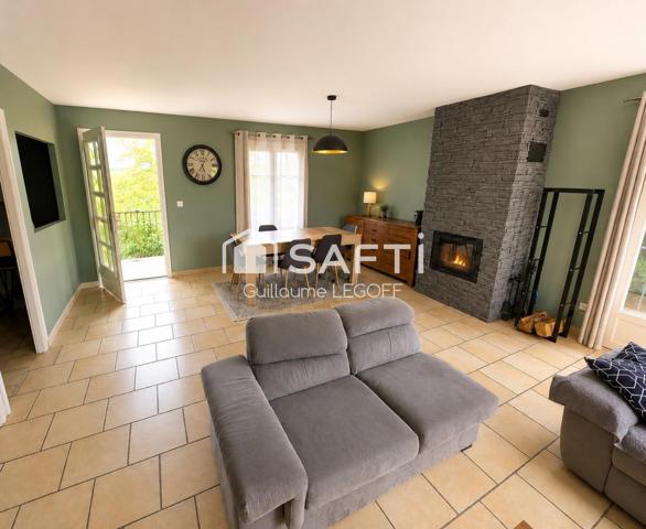 Maison 6 pièces de 165m2 sur un terrain de 1453m2