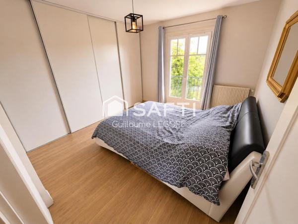 Maison 6 pièces de 165m2 sur un terrain de 1453m2