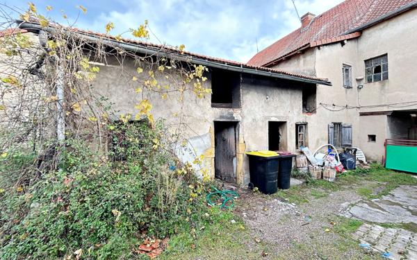 Maison à vendre    1 pièce • 100 m2 Mably