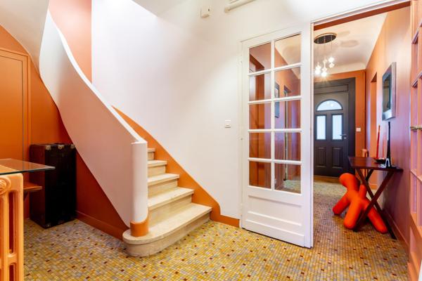 LE BOUSCAT Maison 4/5 chambres, jardin, piscine, garage et cave