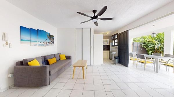 Bel appartement avec un grand jardin, plage a pied