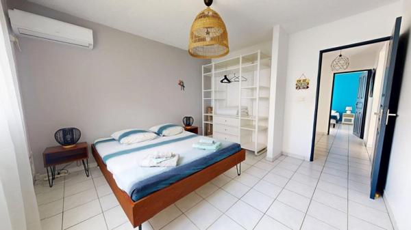 Bel appartement avec un grand jardin, plage a pied