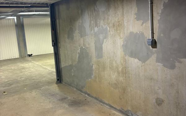 Stationnement à louer    13 m2 Champagne-au-Mont-d'Or