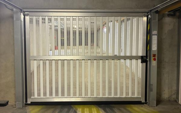 Stationnement à louer    13 m2 Champagne-au-Mont-d'Or