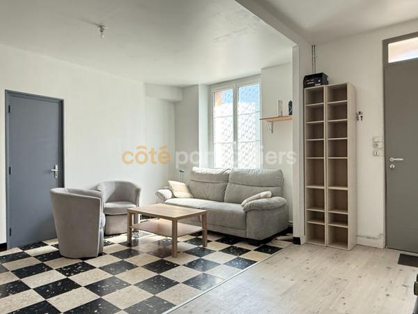 Vente
                Maison72 m² - 4 Pièces -
                    LAVAL (53000)