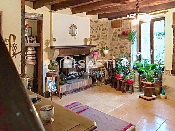 De la pierre, et de l'espace pour recevoir, dans un hameau proche LIMOGES
