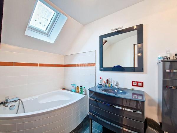 Maison de 6 pièces, 125 m2 à Roudouallec (56110)