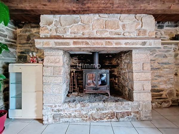 Maison de 6 pièces, 125 m2 à Roudouallec (56110)