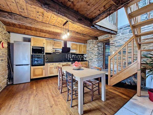 Maison de 6 pièces, 125 m2 à Roudouallec (56110)