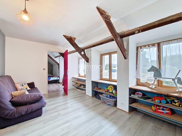 Maison de 6 pièces, 125 m2 à Roudouallec (56110)