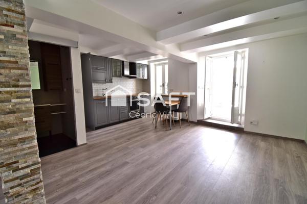 Charme, lumière et volumes à Saint André les Alpes