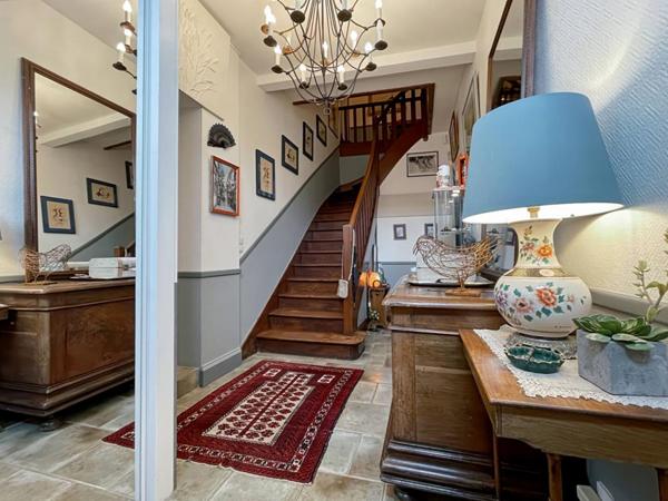 Maison Cognac 12 pièce(s) 376 m2 REF 419566 CRIT