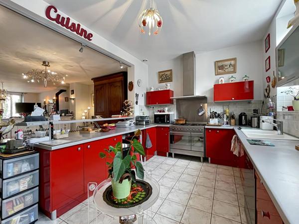 Maison Cognac 12 pièce(s) 376 m2 REF 419566 CRIT