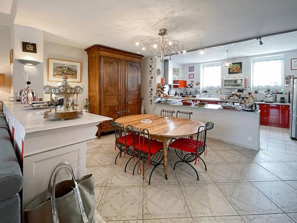 Maison Cognac 12 pièce(s) 376 m2 REF 419566 CRIT