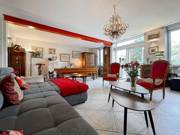 Maison Cognac 12 pièce(s) 376 m2 REF 419566 CRIT