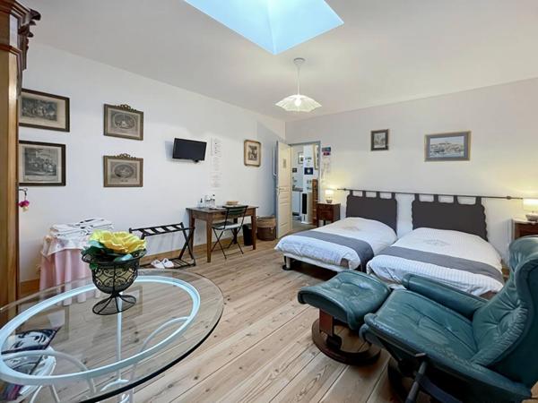 Maison Cognac 12 pièce(s) 376 m2 REF 419566 CRIT