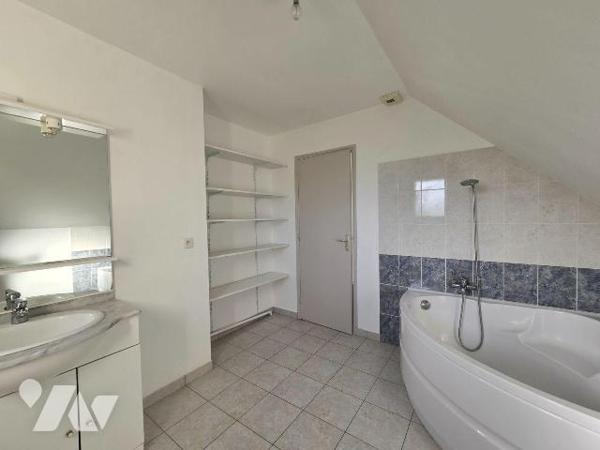 REDON - A 10mns du centre ville, dans quartier résidentiel et calme, pavillon lumineux,  indépe...