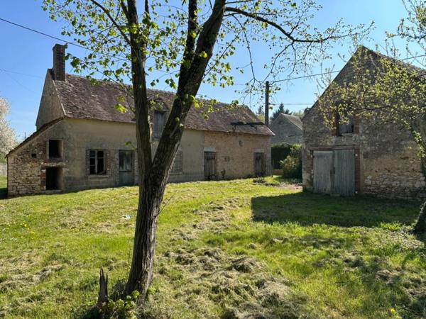 Ferrières proche à 3 mn - Corps de ferme de 4 bâtiments potentiel de 120 m2 environ sur Terrain de 1 427 M2