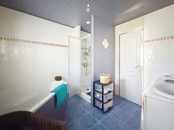 À vendre : Charmante maison de 7 pièces avec vaste terrain à La Garnache