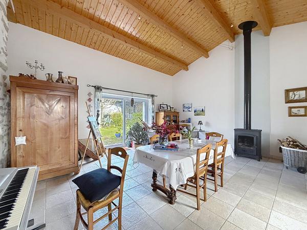 À vendre : Charmante maison de 7 pièces avec vaste terrain à La Garnache