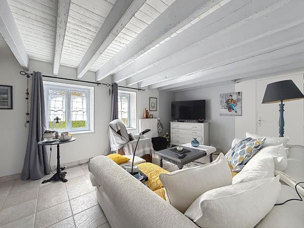 À vendre : Charmante maison de 7 pièces avec vaste terrain à La Garnache