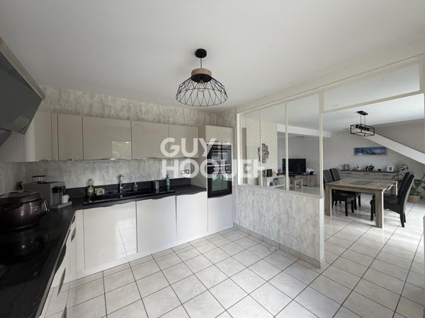Maison quatre chambres dont une au rez-de-chaussée