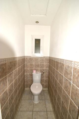 BOLLENE, quartier résidentiel, jolie villa de pl pied T4 de 103 m2 + garage construite en 2000 sur terrain clos de 971 m2