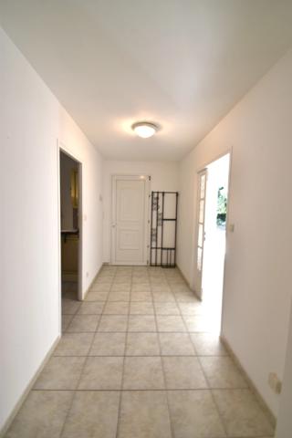 BOLLENE, quartier résidentiel, jolie villa de pl pied T4 de 103 m2 + garage construite en 2000 sur terrain clos de 971 m2