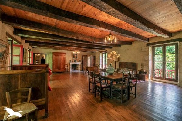 Maison à vendre |  Marsac-sur-l'Isle |  10 pièces | 360 m²