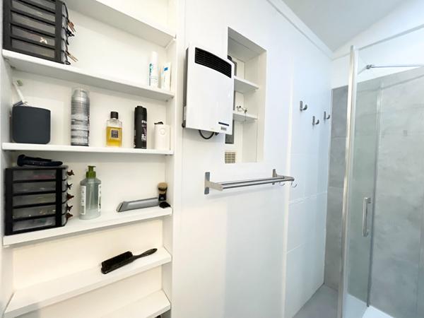 PESSAC-CAP DE BOS. Maison Beaux volumes - 7 pièces - 170m2 - Garage - Parcelle 620m2