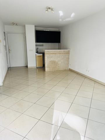 Marseille (13006) APPARTEMENT DE TYPE 2