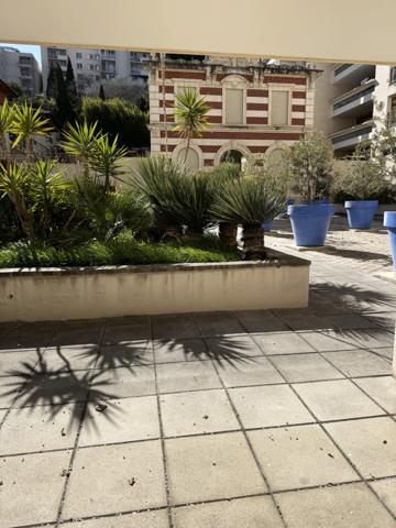 Marseille (13006) APPARTEMENT DE TYPE 2