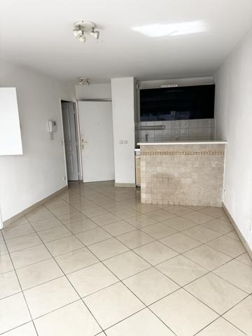 Marseille (13006) APPARTEMENT DE TYPE 2