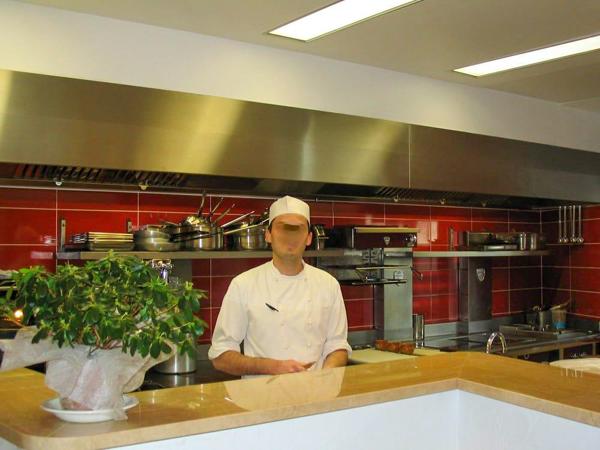 06110 LE CANNET - RESTAURANT 90 COUVERTS, GRANDE TERRASSE et LOGEMENT