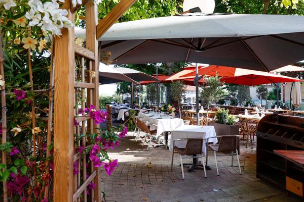 06110 LE CANNET - RESTAURANT 90 COUVERTS, GRANDE TERRASSE et LOGEMENT