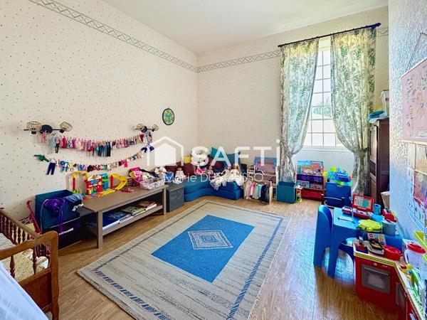 Demeure en pierre avec vue Dordogne