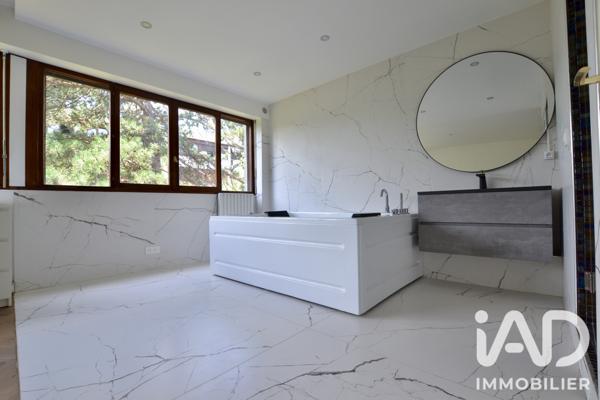 Appartement à vendre 6 pièces 136,87 m² Noisy-le-Roi