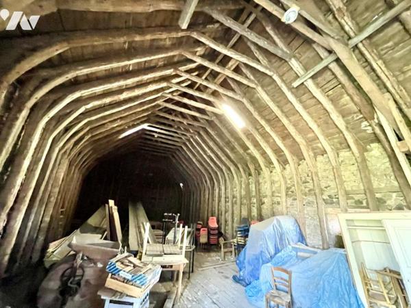 CORPS DE FERME  PEYRE EN AUBRAC