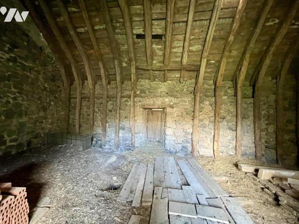 CORPS DE FERME  PEYRE EN AUBRAC