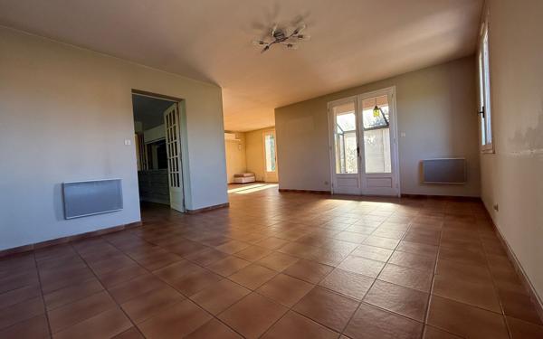 Maison à vendre    3 pièces •  Saint-Étienne-de-Fontbellon