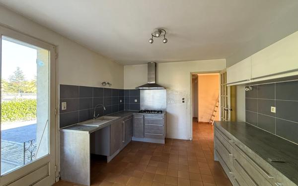 Maison à vendre    3 pièces •  Saint-Étienne-de-Fontbellon