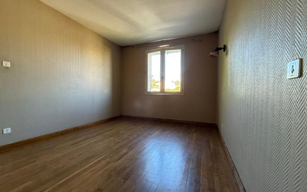 Maison à vendre    3 pièces •  Saint-Étienne-de-Fontbellon