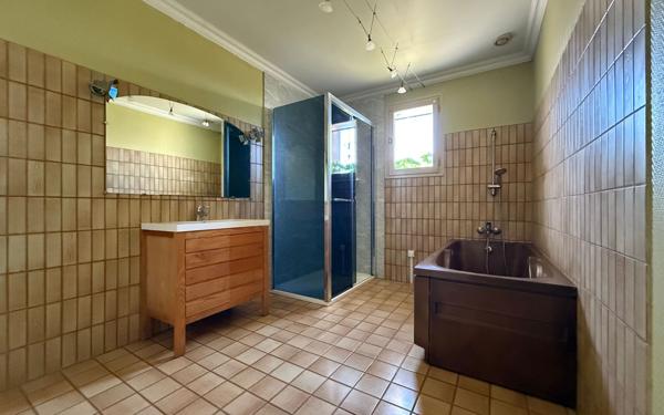 Maison à vendre    3 pièces •  Saint-Étienne-de-Fontbellon