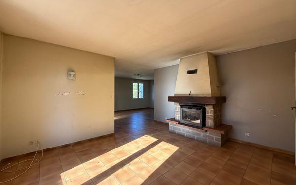 Maison à vendre    3 pièces •  Saint-Étienne-de-Fontbellon